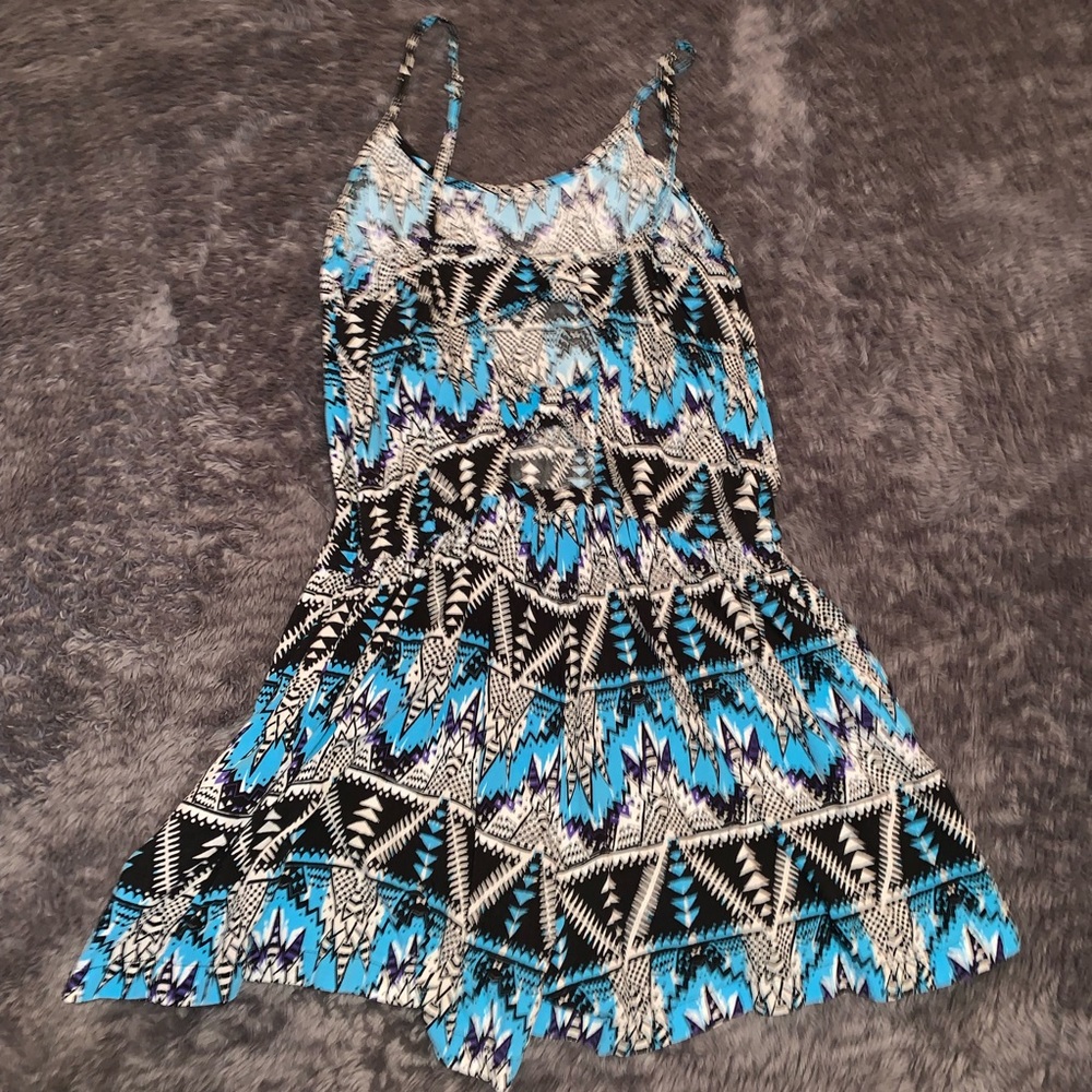 Pattern Open Back Romper - Picture 3 of 5